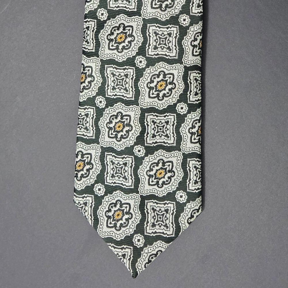 Vintage Wembley Wemlon Green Geometric Medallion Necktie 4"‎ Wide Tie